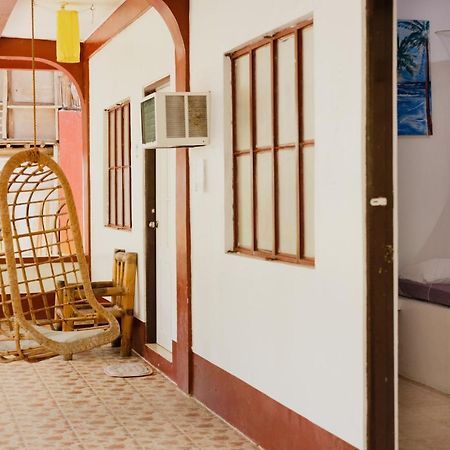 Puerto Galera Hostel Eksteriør bilde